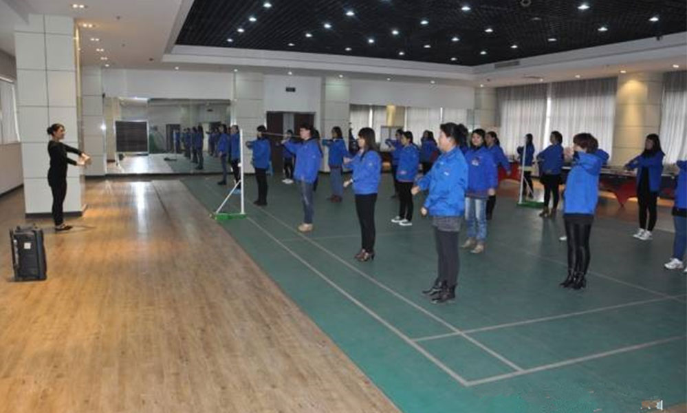 2015年黄金城hjc30vip5678舞蹈班——提升员工“品味生活